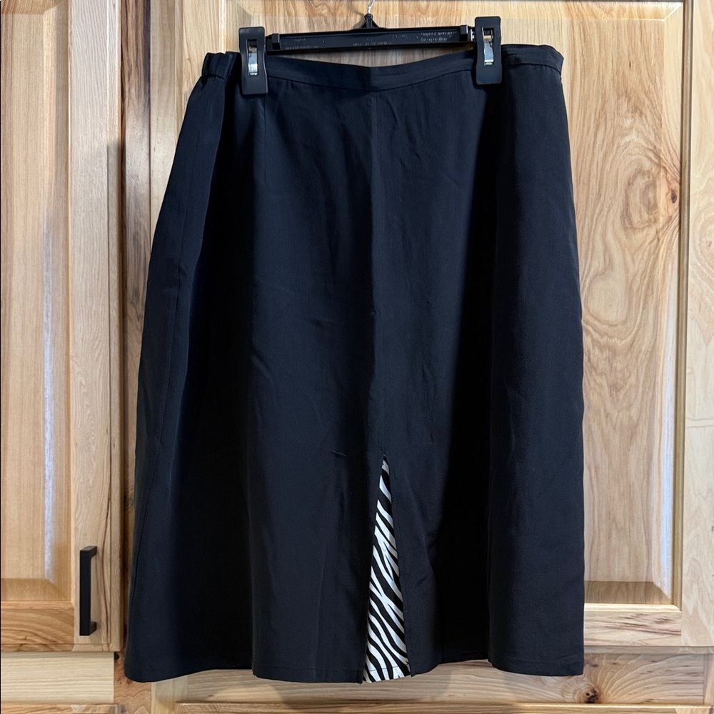 Diane Gilman Silk Black Skirt with Peekaboo Zebra Print Front Detail Sz L